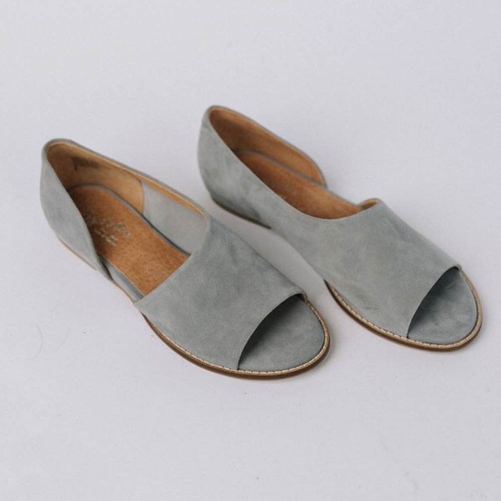 NWOB Seychelle light blue beautiful sandals